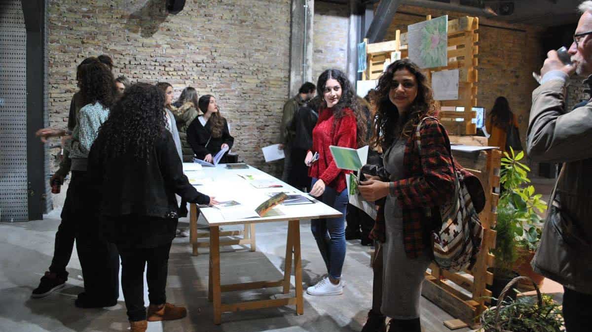 4b_Who has a tree _artos _ exi