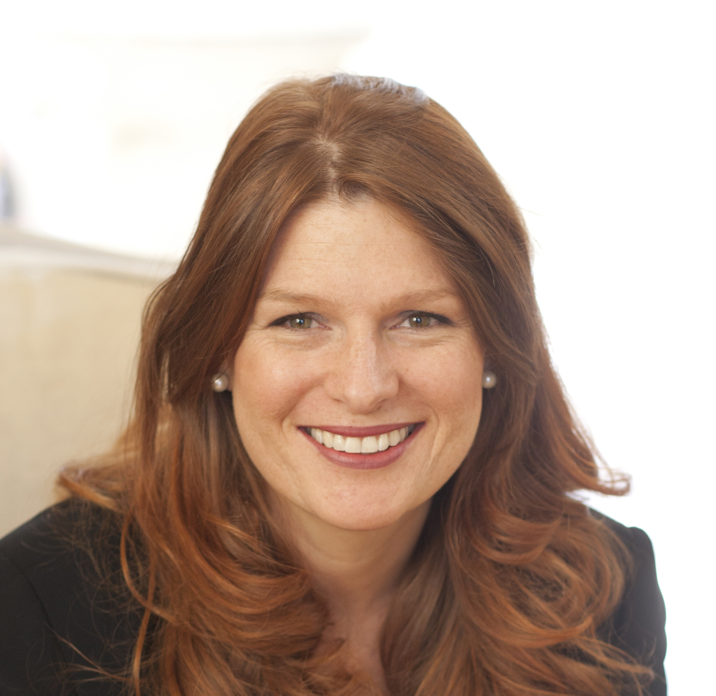 Rebecca Newton Headshot