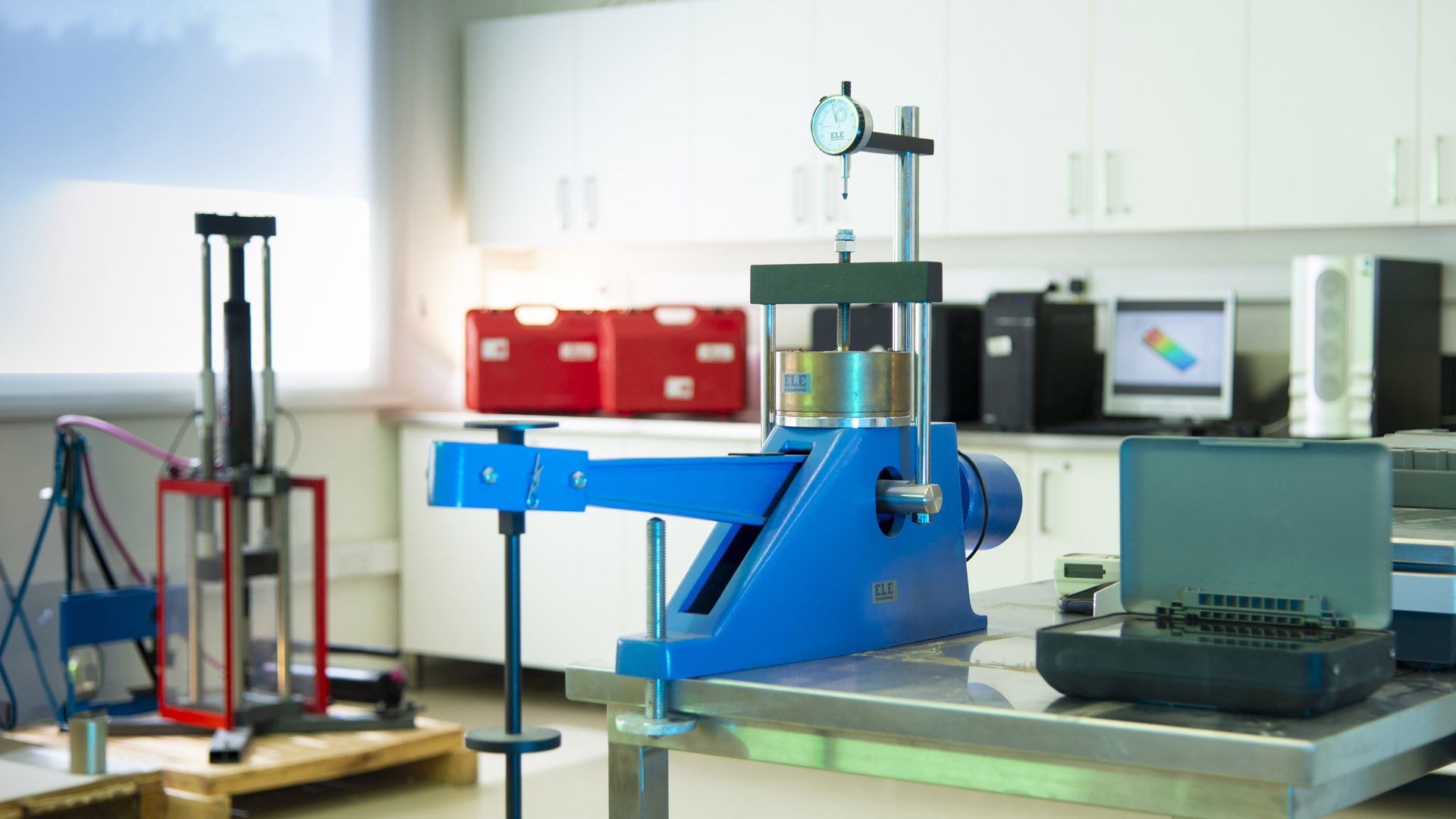 Construction Materials and Dynamics Laboratory (6)
