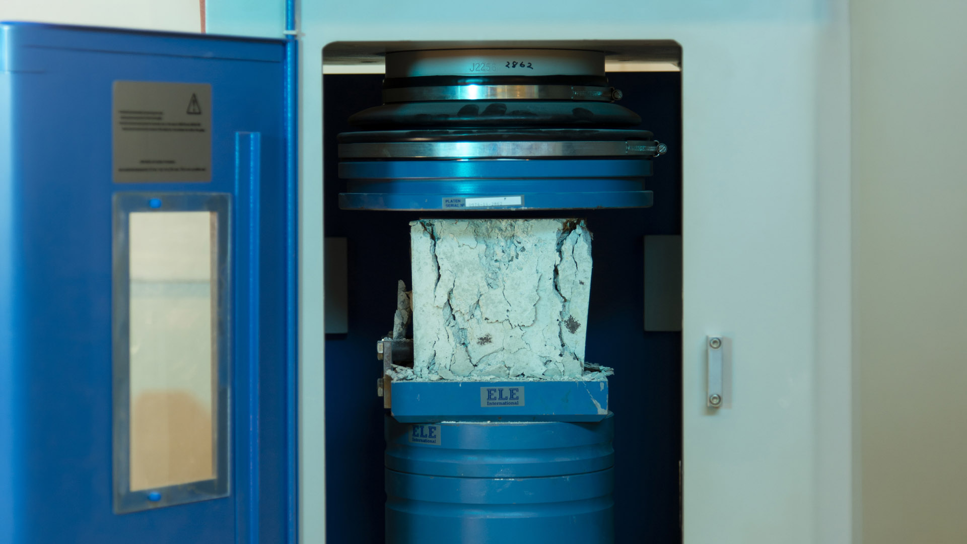 Construction Materials and Dynamics Laboratory (7)