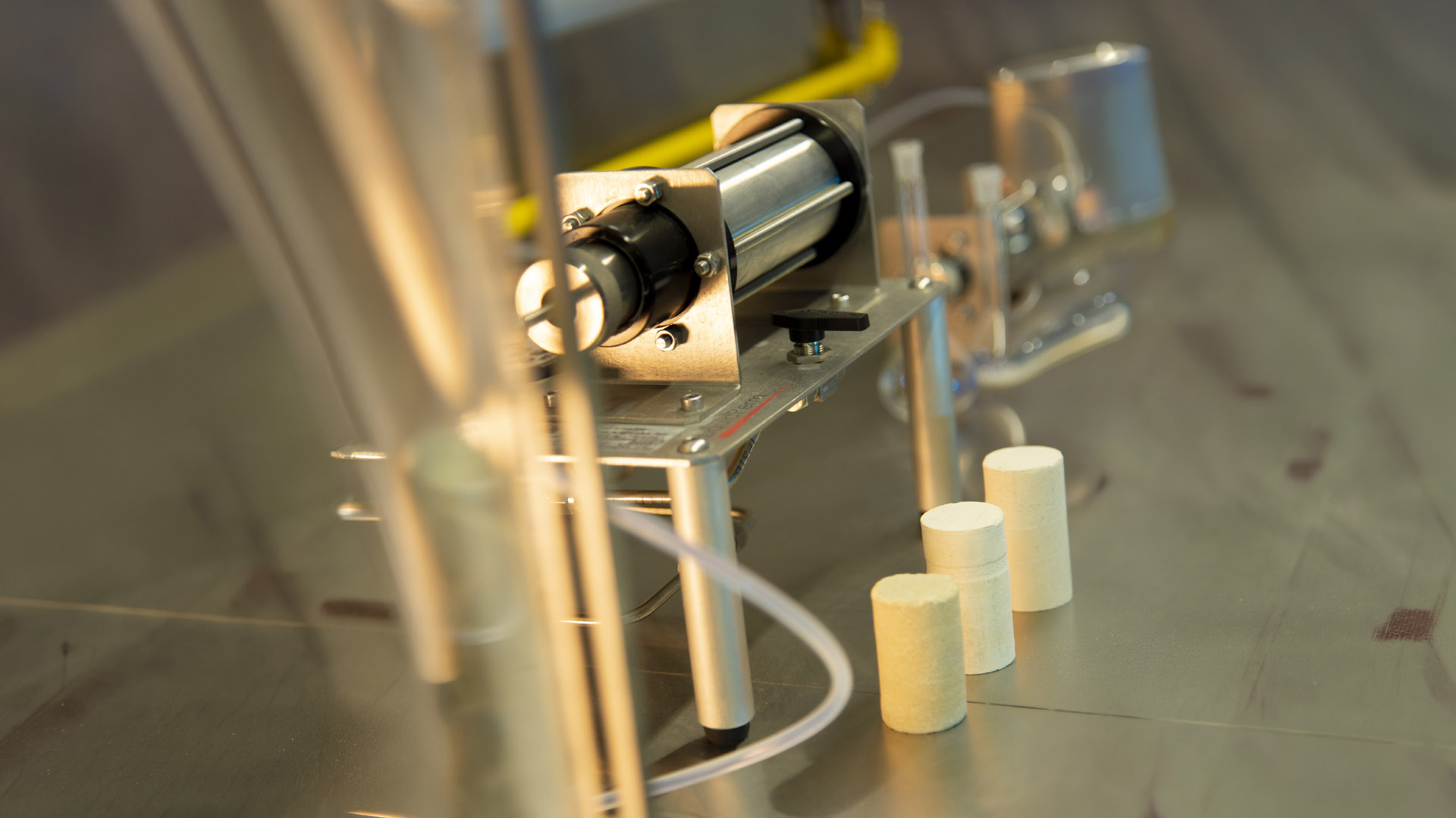 Geomechanics and Drilling Fluids Laboratory (3)