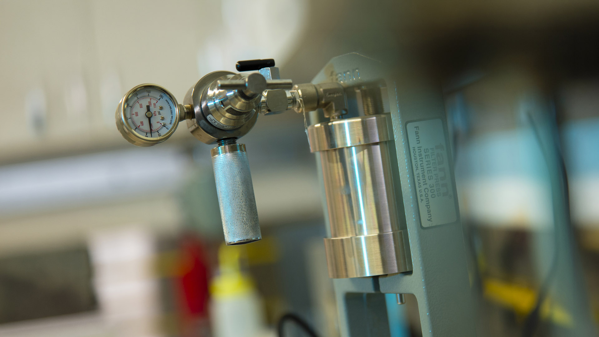 Geomechanics and Drilling Fluids Laboratory (6)