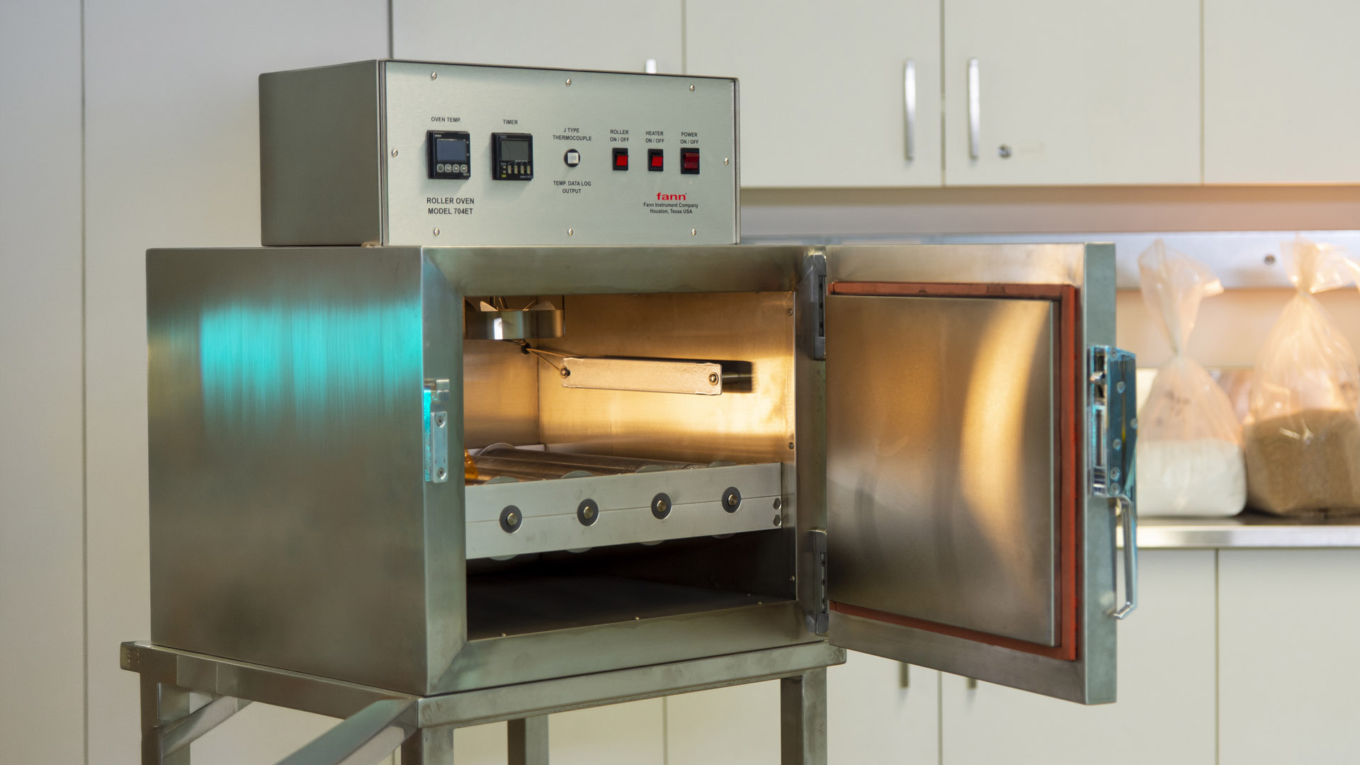 Geomechanics and Drilling Fluids Laboratory (7)