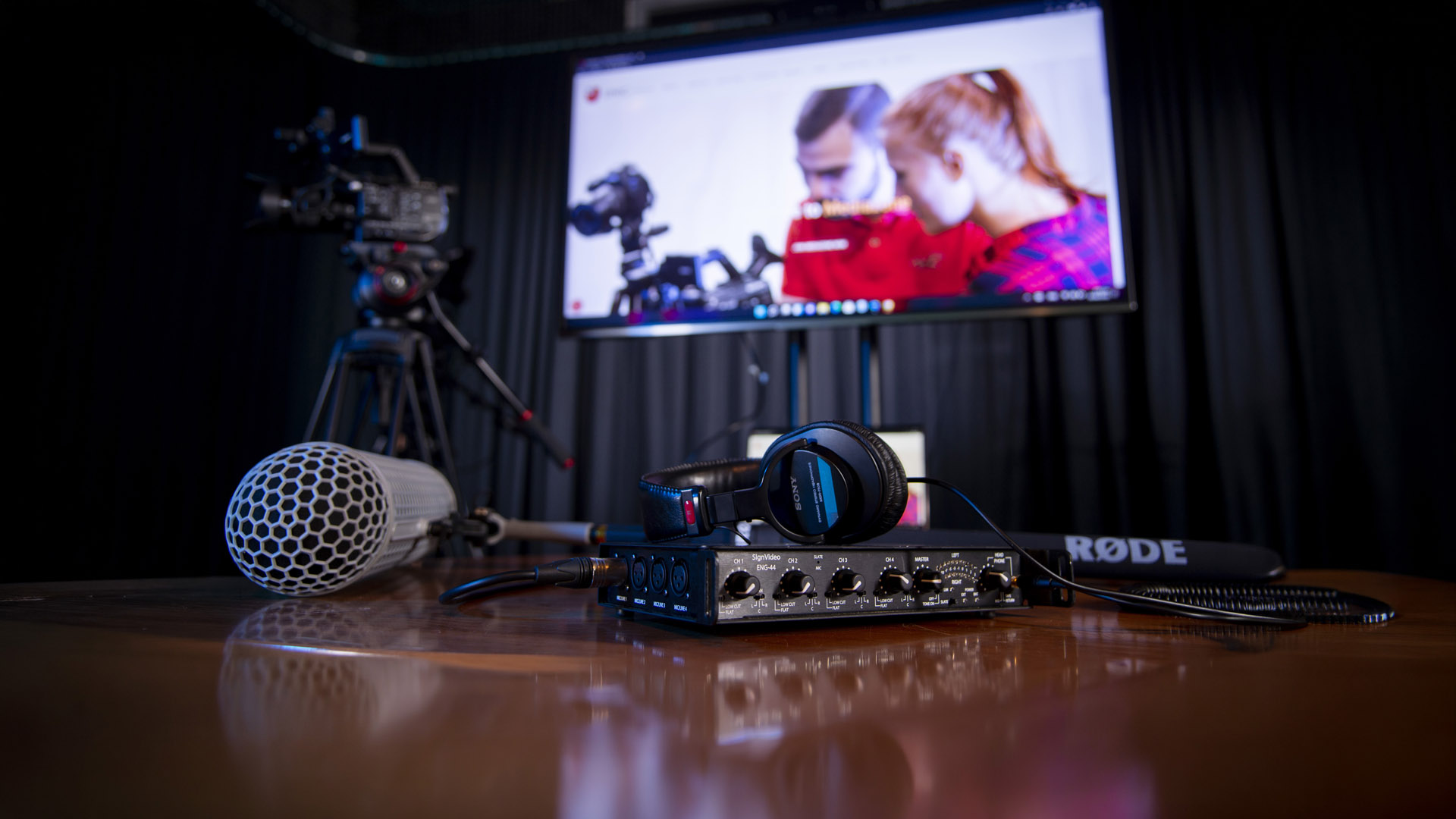 Television Production Studio (3)