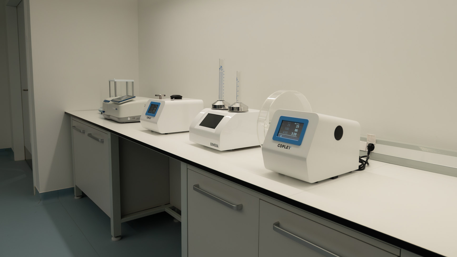 Pharmaceutical Technology Lab (8)