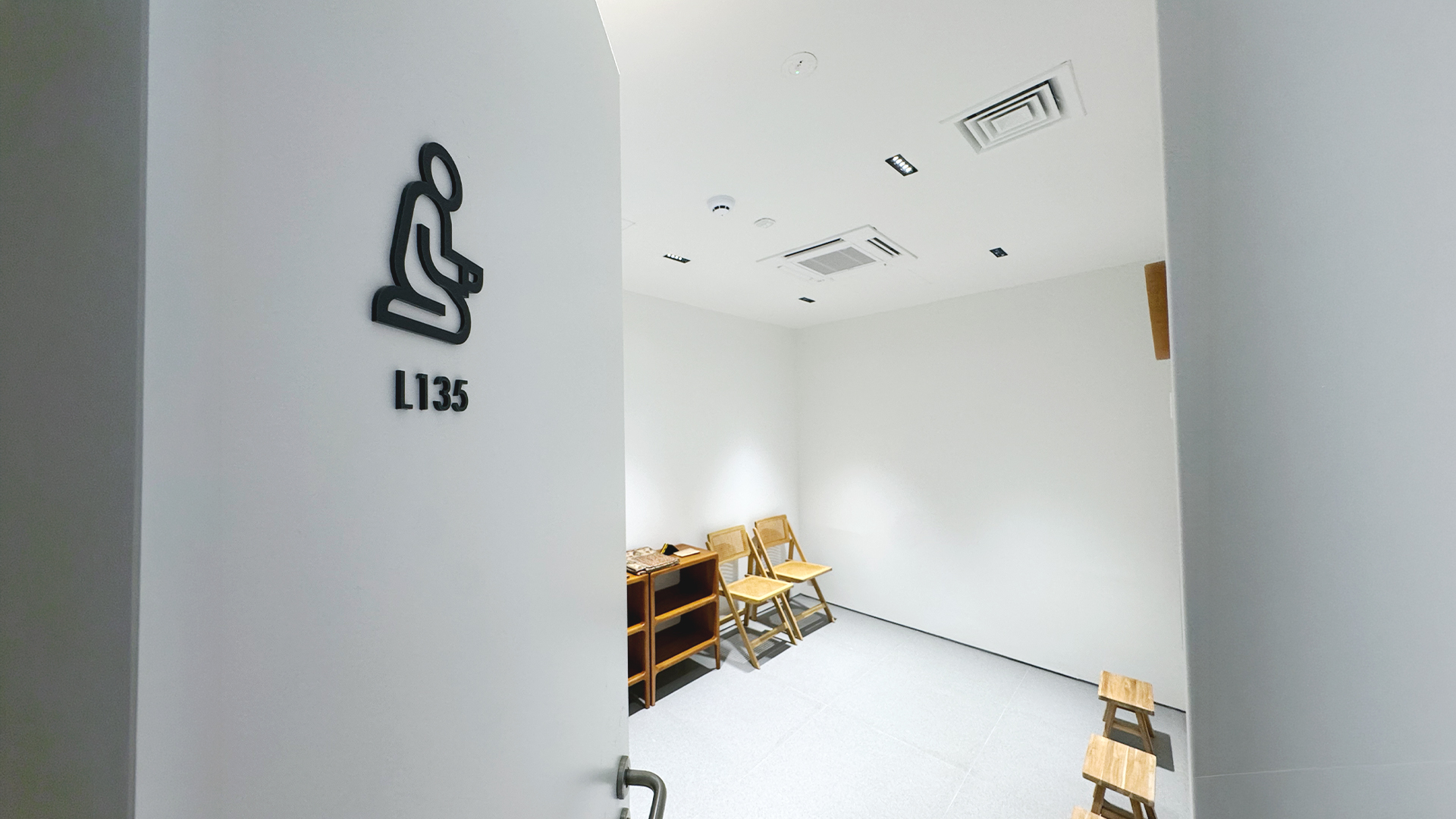 Prayer Room (4)